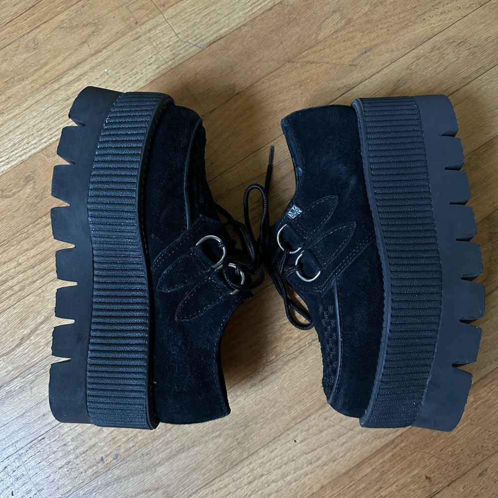 T.U.K Black Suede Platform Lace-Up Sneakers - Picture 6 of 9